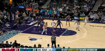 j9九游会官方登录传射建功！科比-怀特连续三分命中 并击地妙传武切维奇吃饼