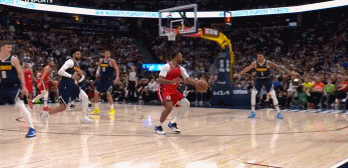 j9九游会老哥俱乐部交流穆雷单手擒住鲍威尔😠双方冲突！快船2T&掘金1T 穆雷没追加处罚