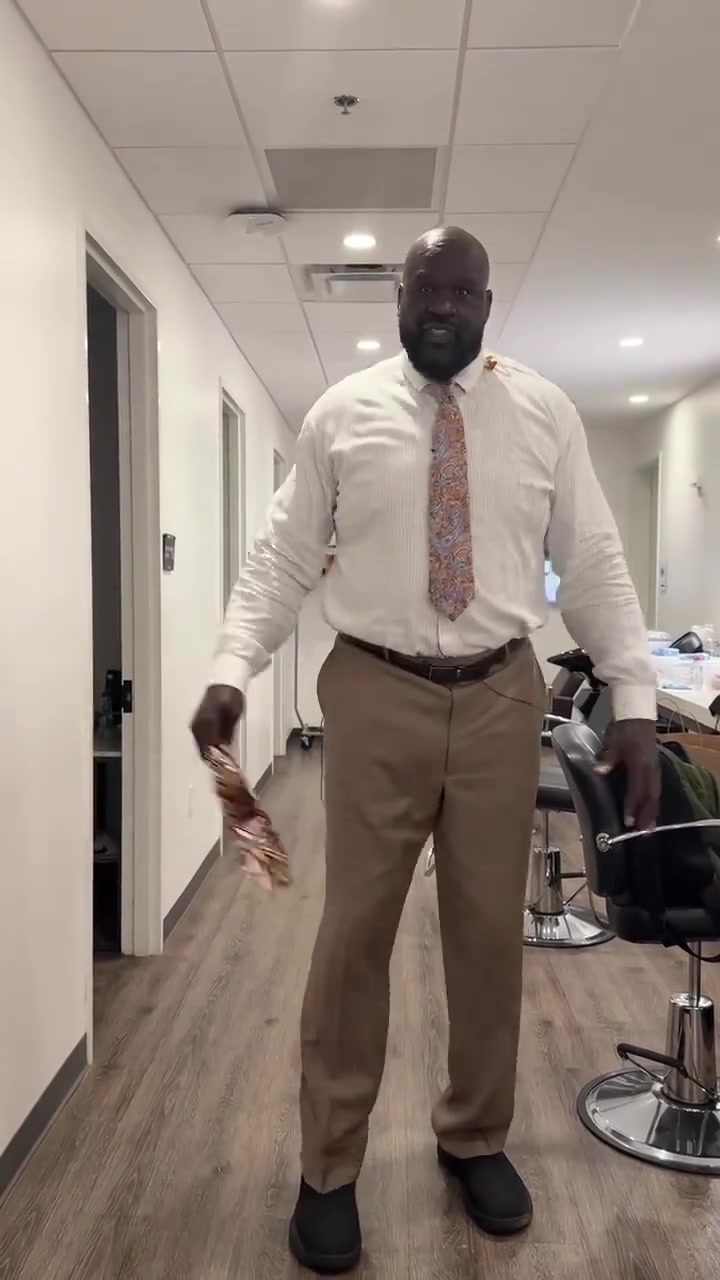 j9九游真人游戏第一品牌登录入口灵活的胖子！奥尼尔社媒晒视频耍宝跳舞：没舞蹈 不青春！