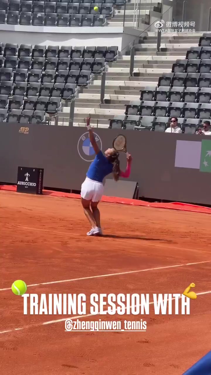 j9九游会官方登录加油！郑钦文抵达罗马备战本站比赛，过去两年都打入了罗马站8强